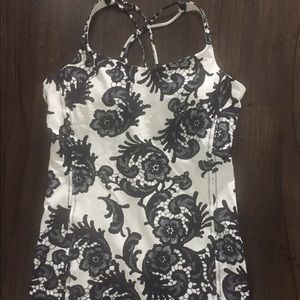 Lululemon Free to be tank size 8